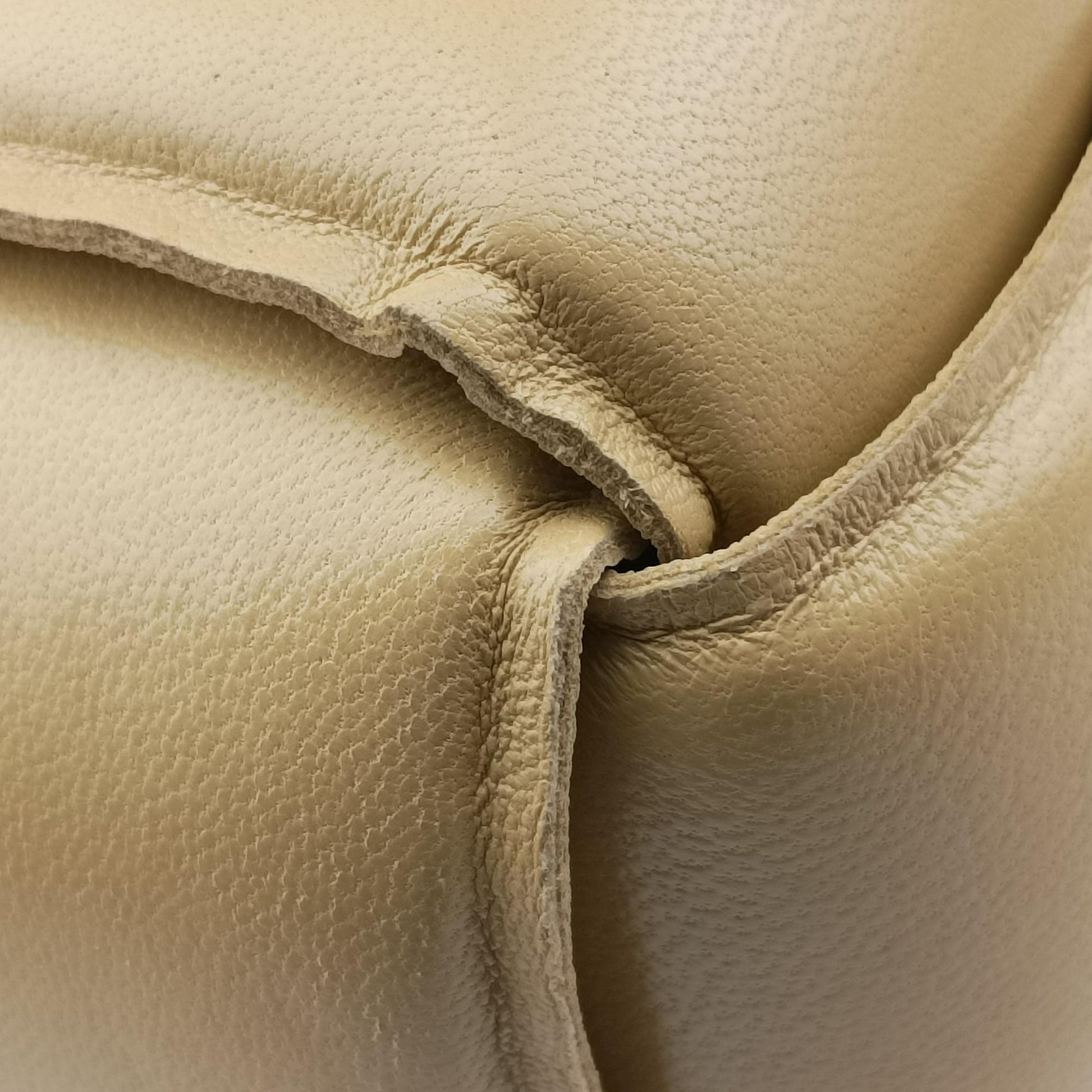 Padded CASSETTE Beige lambskin B08917888Dパデッド カセット ベージュ ラムスキン B08917888D