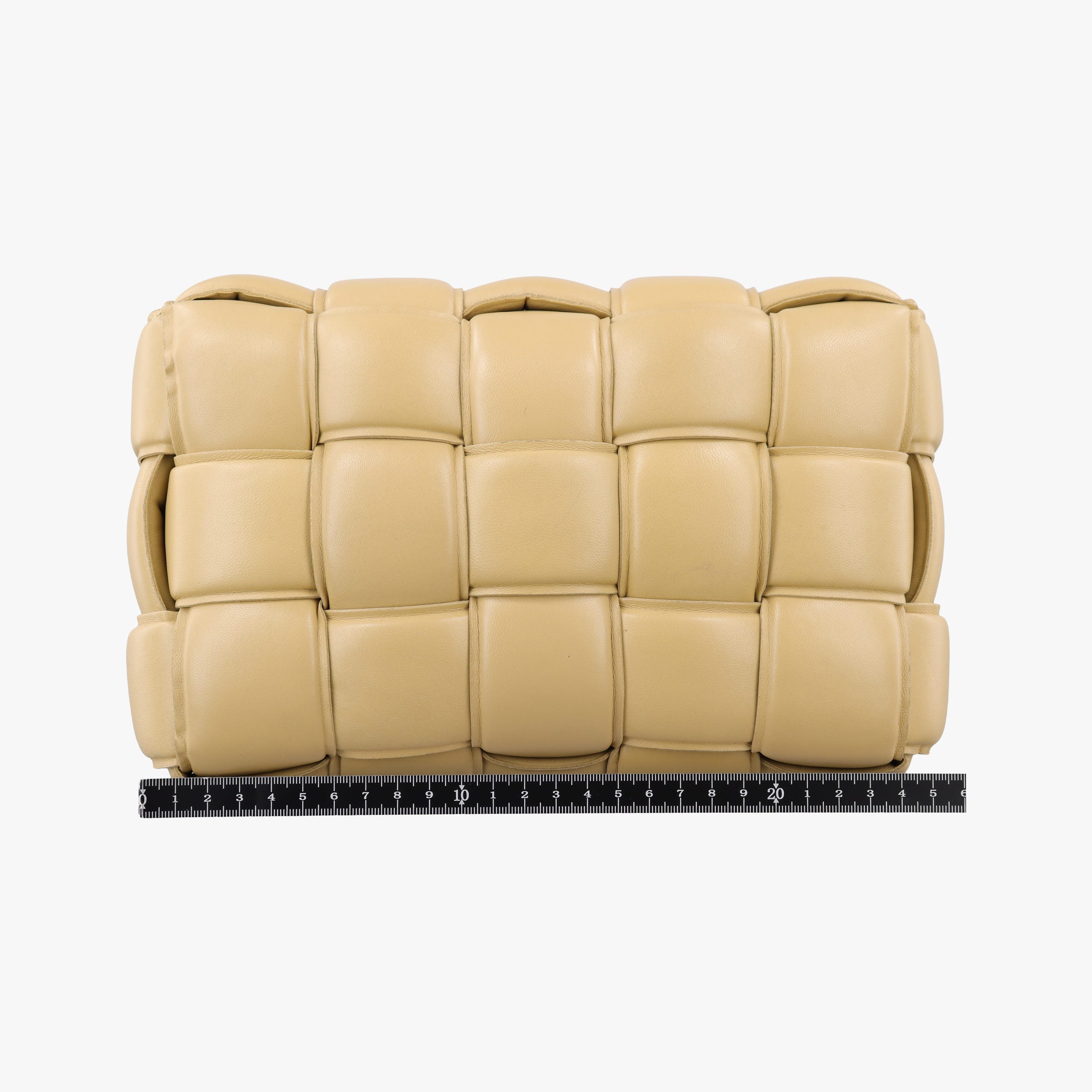 Padded CASSETTE Beige lambskin B08917888Dパデッド カセット ベージュ ラムスキン B08917888D