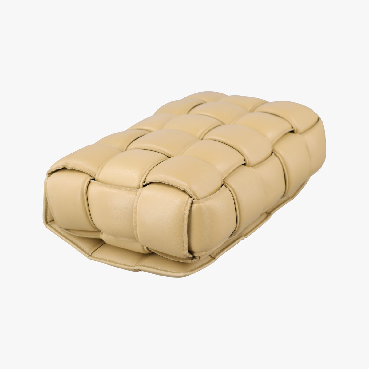 Padded CASSETTE Beige lambskin B08917888Dパデッド カセット ベージュ ラムスキン B08917888D
