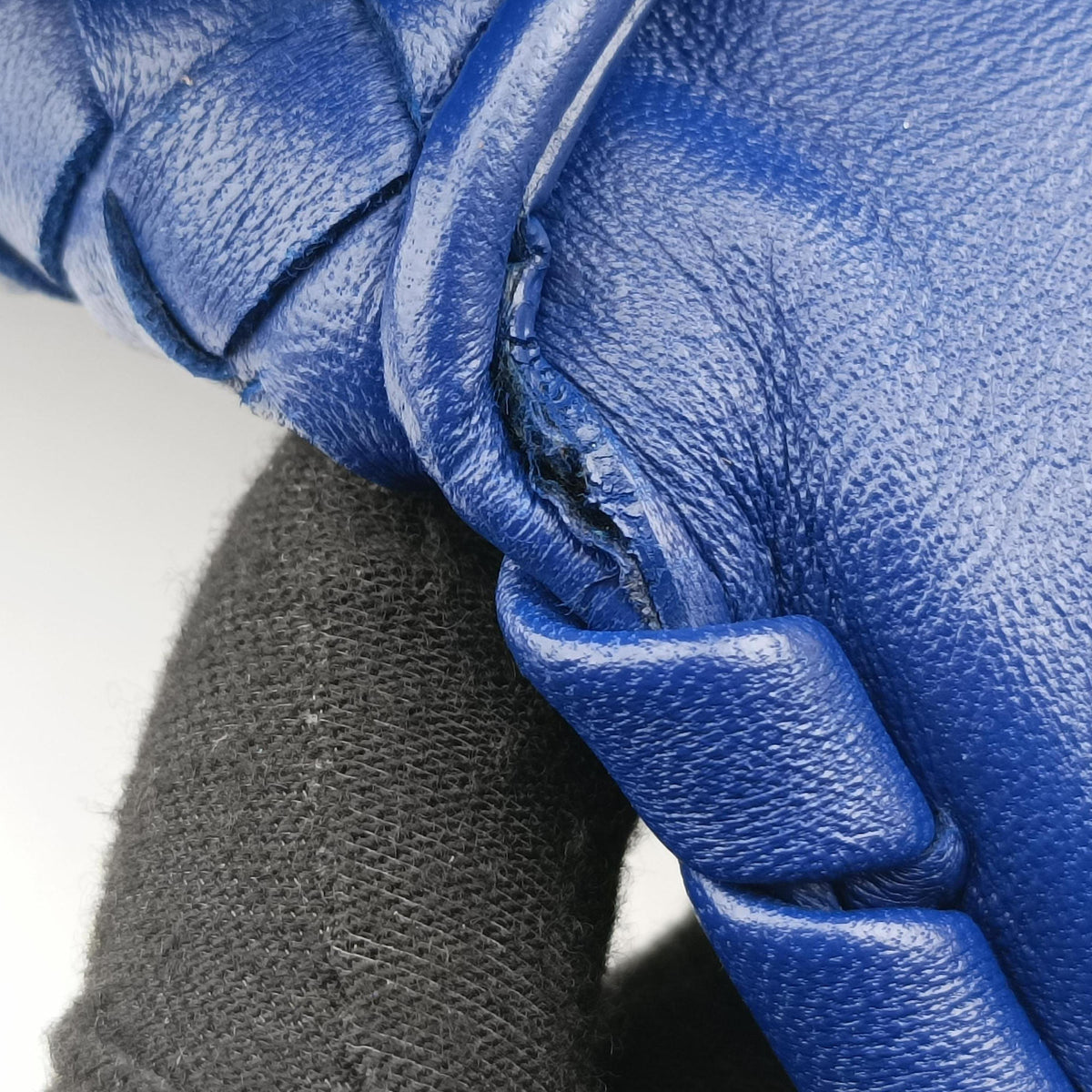 Intrecciato Olimpia Blue lambskin B07074592Nイントレチャート オリンピア ブルー ラムスキン B07074592N