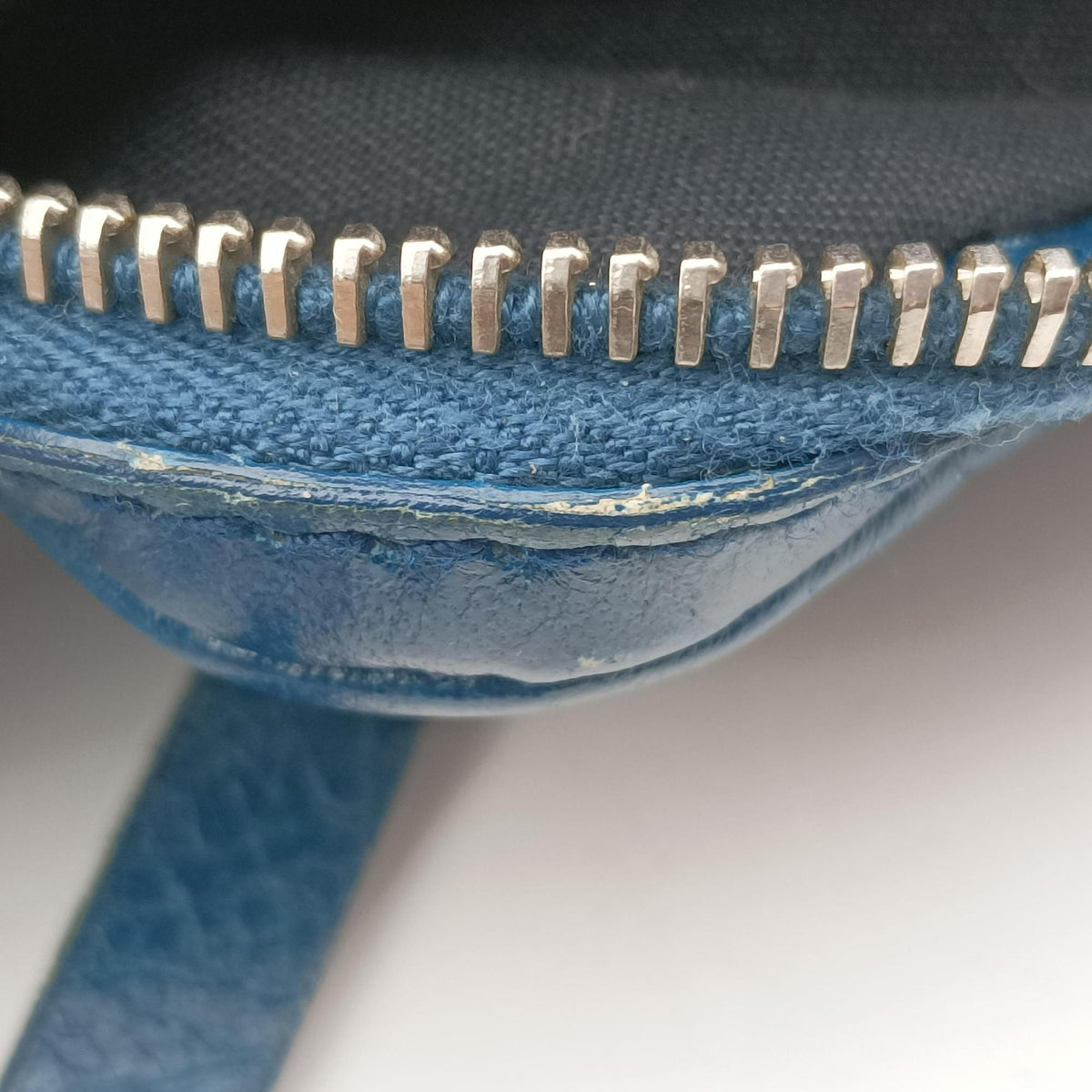Giant City Blue Lambskin 298931.4225 I 538735ジャイアントシティ ブルー ラムスキン 298931.4225 I 538735