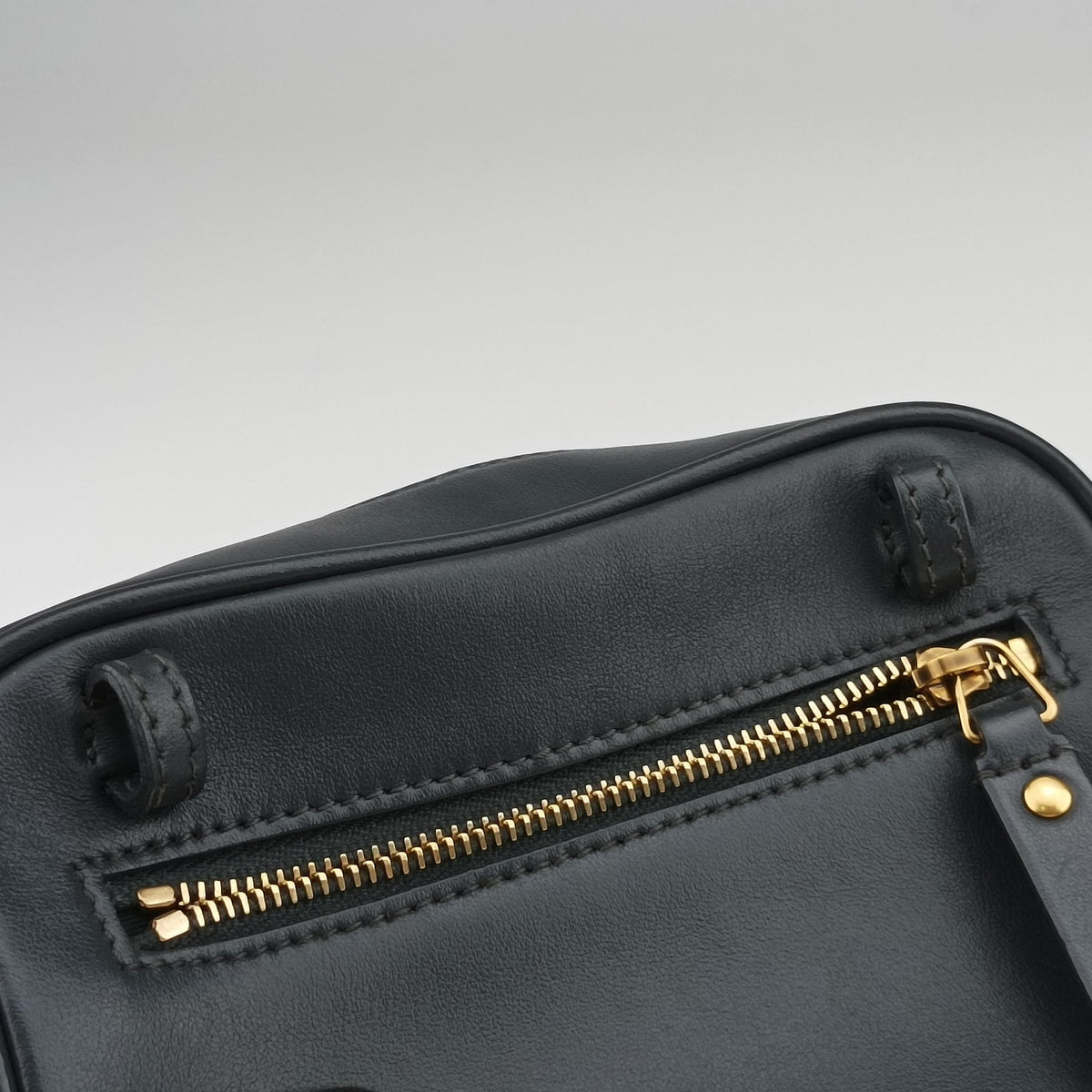 Lou chevron tassel charm camera Black Leather 534817 GLT534817.0319ルー シェブロン タッセル チャーム カメラ ブラック レザー 534817 GLT534817.0319