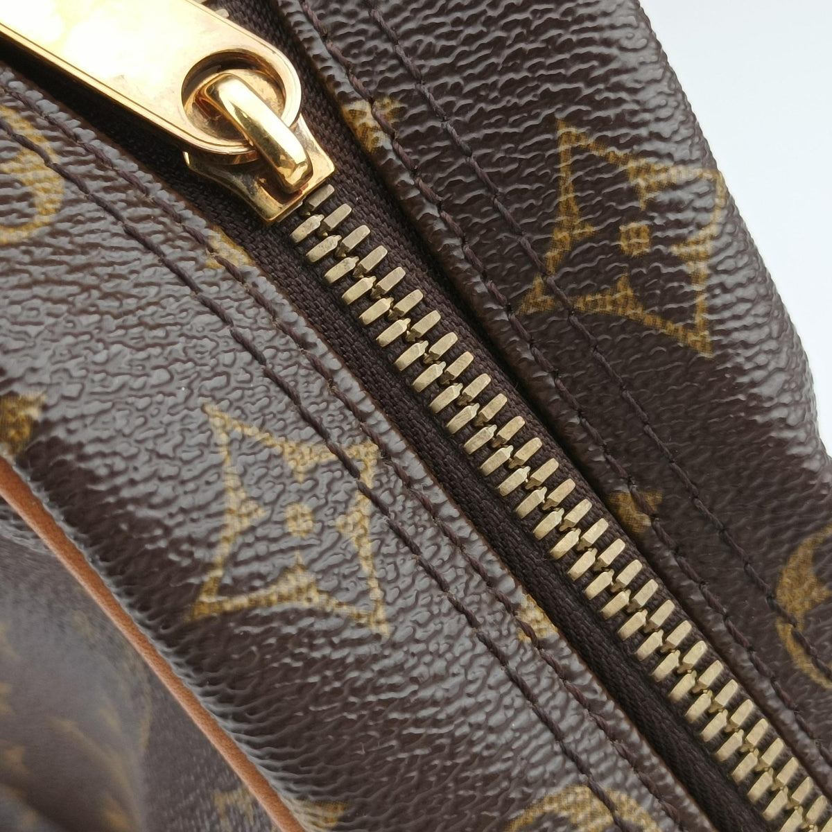 MANHATTAN GM Brown Monogram Canvas M40025 BA0016マンハッタンGM モノグラムキャンバス モノグラム/ブラウン系 M40025 BA0016