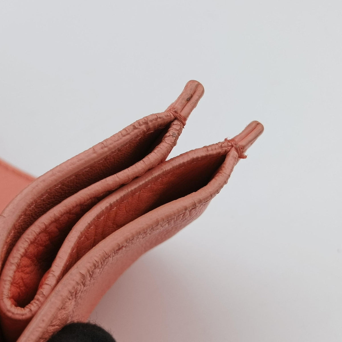 Paper Pink x Black Leather 255412.5760.H.515859ペーパー ピンク x ブラック レザー 255412.5760.H.515859