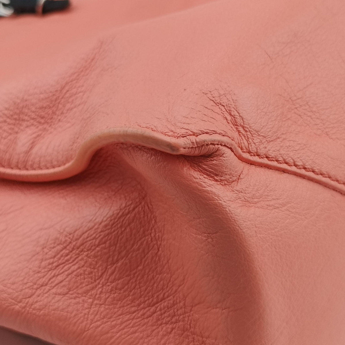 Paper Pink x Black Leather 255412.5760.H.515859ペーパー ピンク x ブラック レザー 255412.5760.H.515859