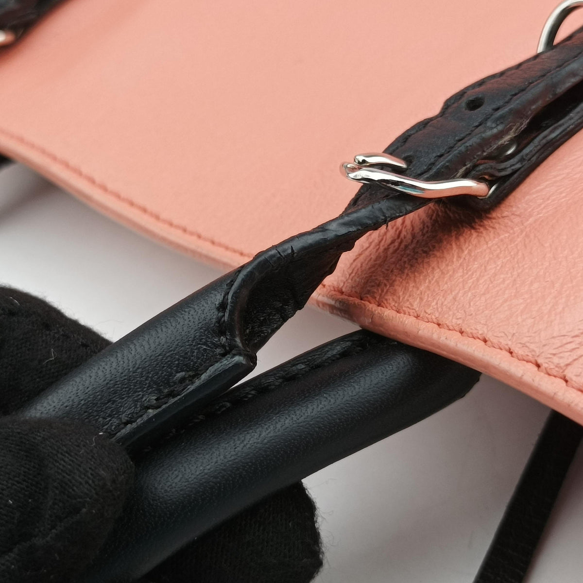 Paper Pink x Black Leather 255412.5760.H.515859ペーパー ピンク x ブラック レザー 255412.5760.H.515859
