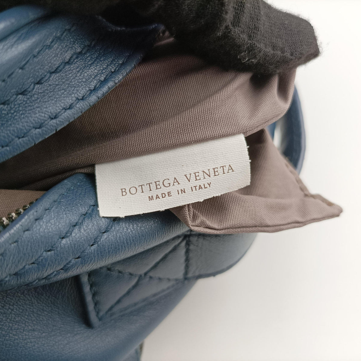 Intrecciato Blue lambskin B07130935Kイントレチャート ブルー ラムスキン B07130935K
