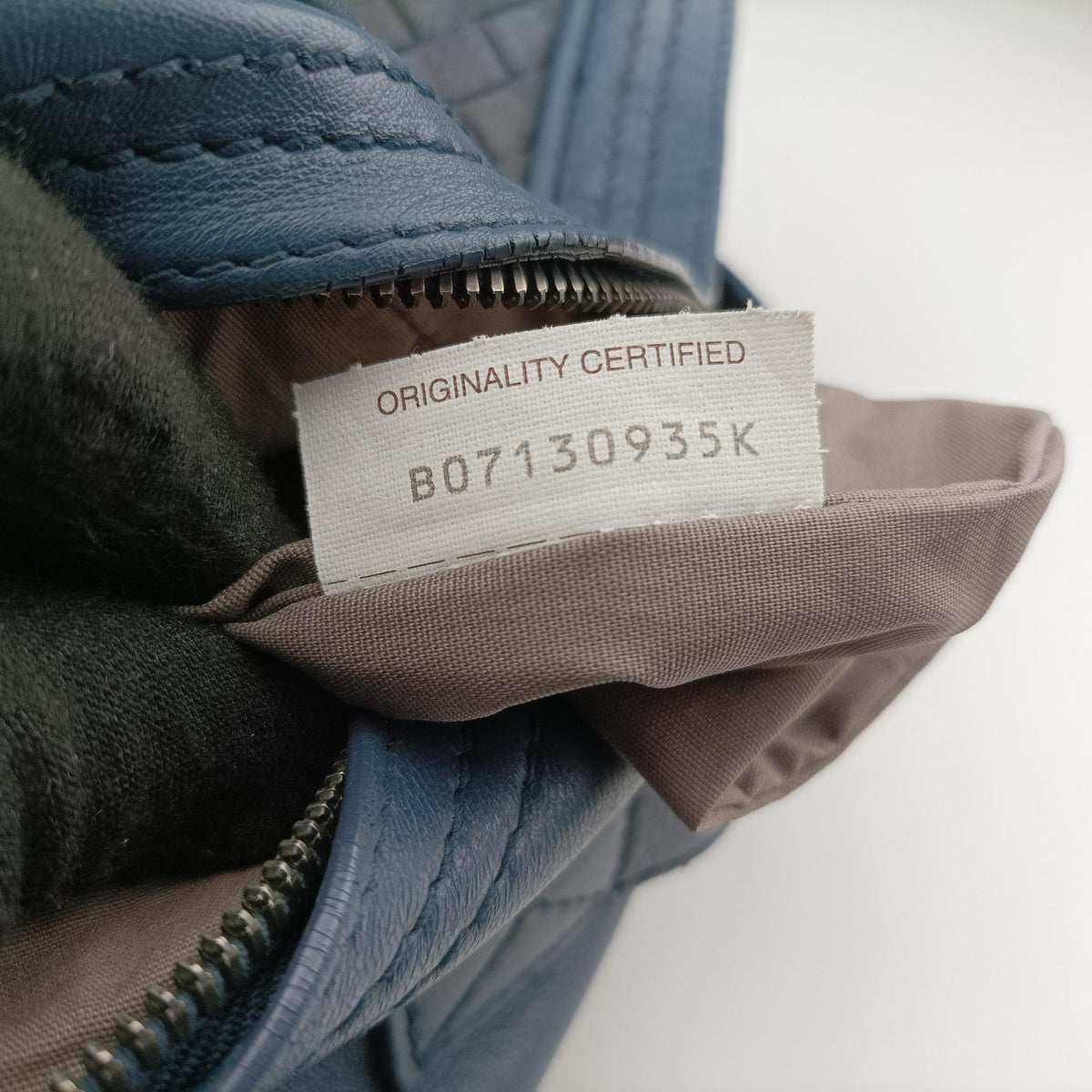 Intrecciato Blue lambskin B07130935Kイントレチャート ブルー ラムスキン B07130935K