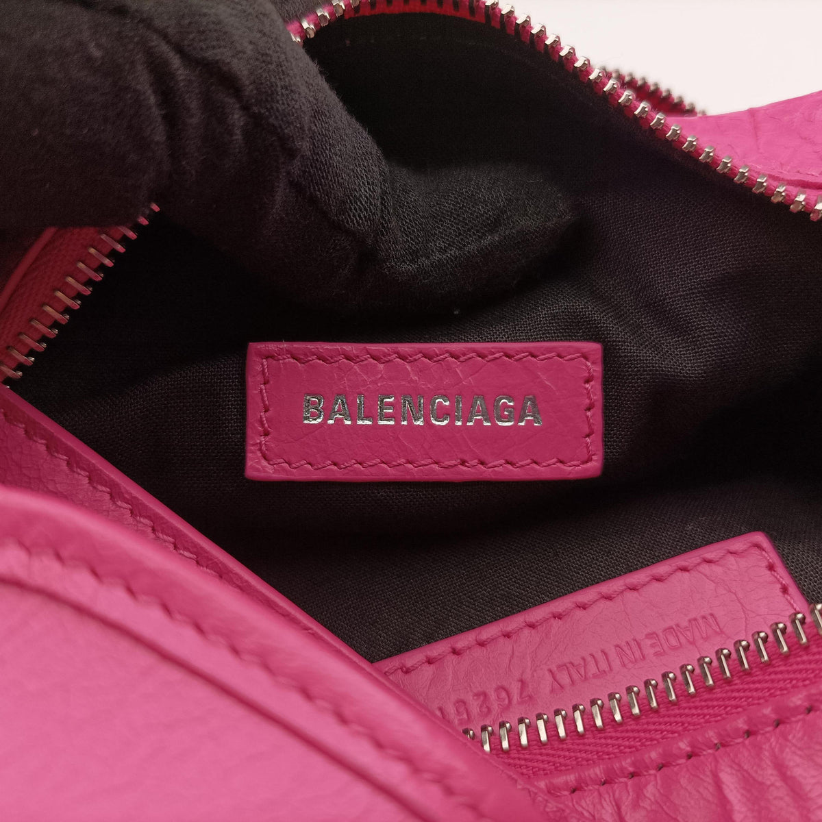 Superbusy XS Sling Bag Pink leather 762516 762516.5639.O.568008スーパービジー XS スリング バッグ ピンク レザー 762516 762516.5639.O.568008