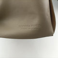 The Arco Briefcase khaki lambskin B09132339Xザ アルコ ブリーフケース カーキ ラムスキン B09132339X