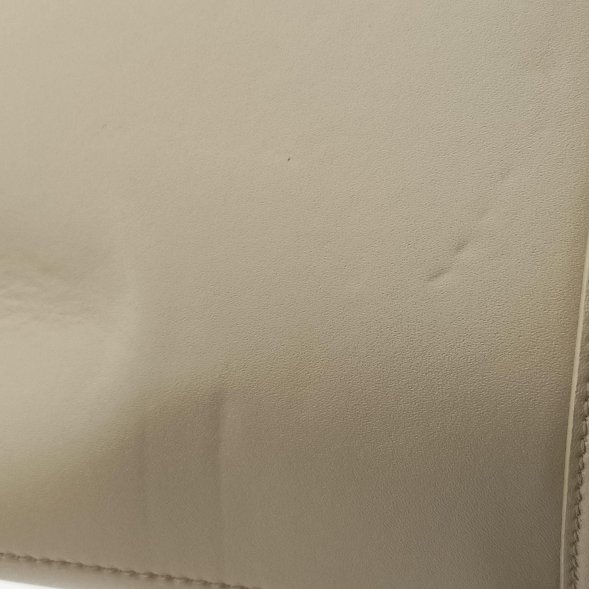 The Arco Briefcase khaki lambskin B09132339Xザ アルコ ブリーフケース カーキ ラムスキン B09132339X