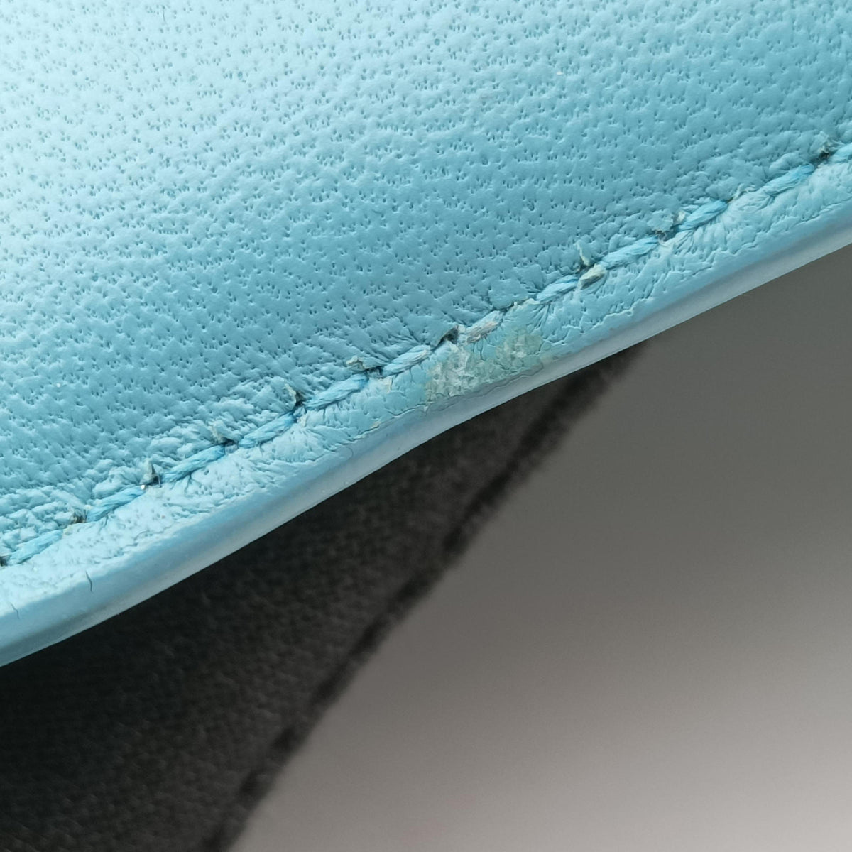 Padded Cassette Blue lambskin 591970 B09024081Nパデッド カセット ブルー ラムスキン 591970 B09024081N