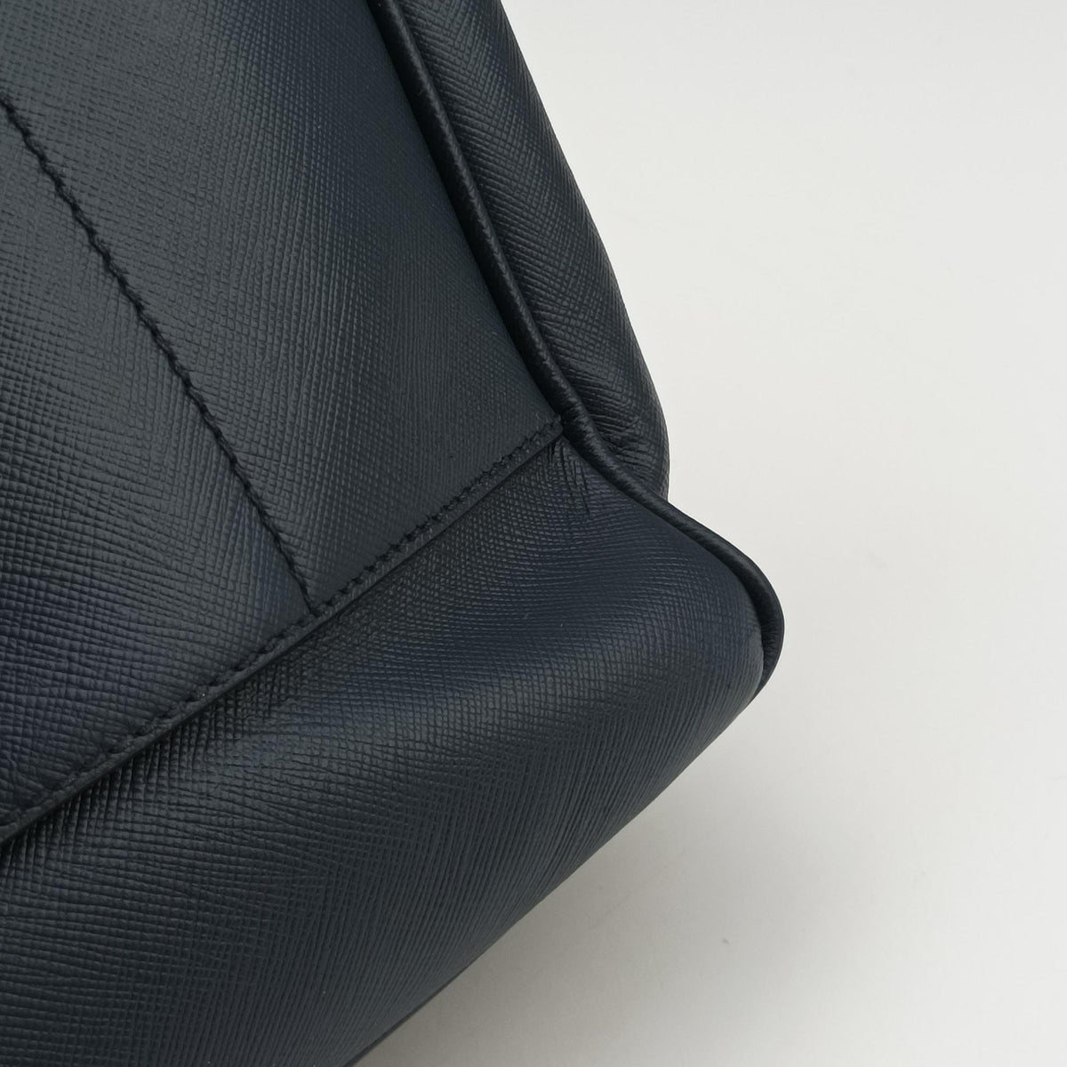 Business Briefcase Navy SAFFIANO Leather 2VE011 31/H 208ビジネス ブリーフケース ネービー サフィアーノレザー 2VE011 31/H 208