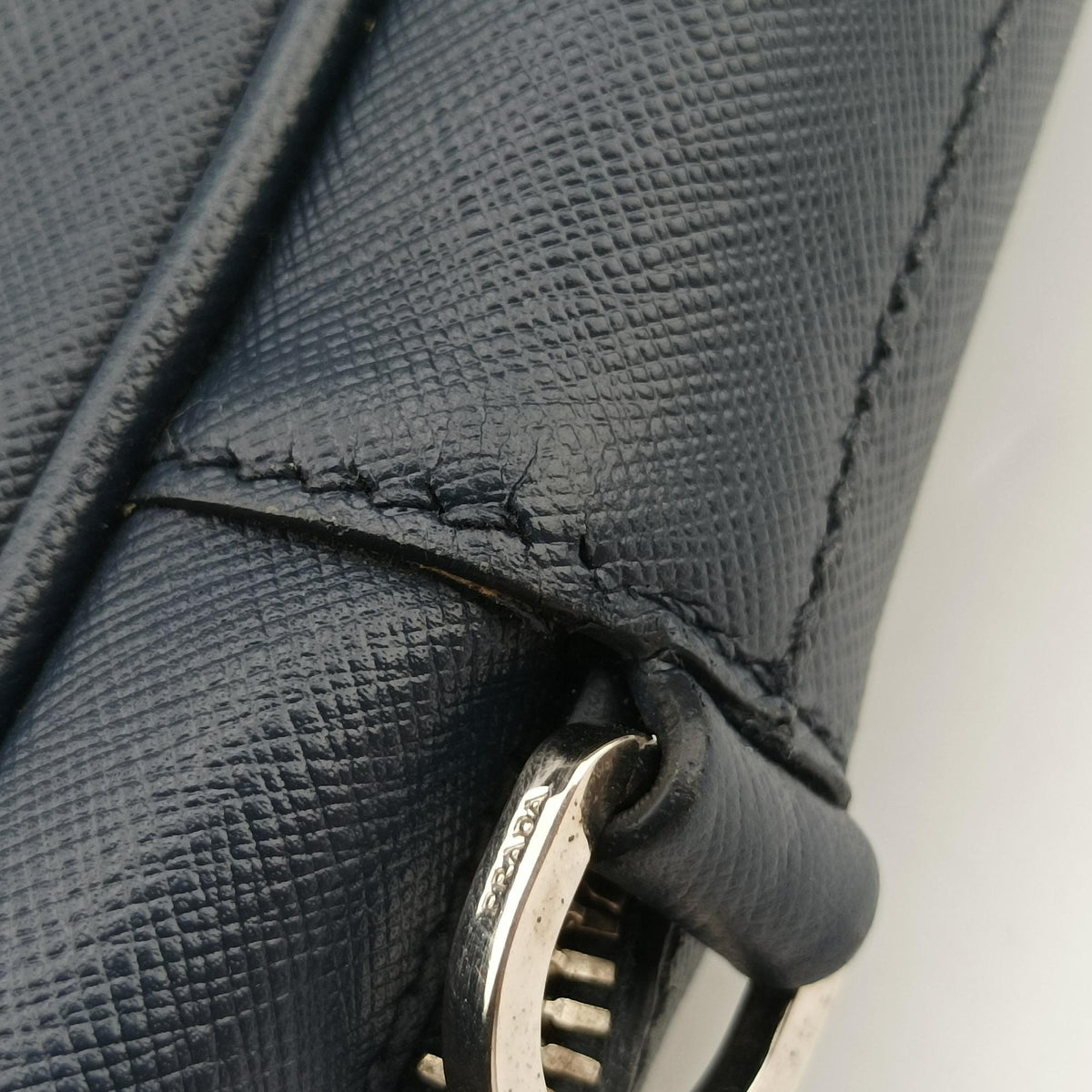 Business Briefcase Navy SAFFIANO Leather 2VE011 31/H 208ビジネス ブリーフケース ネービー サフィアーノレザー 2VE011 31/H 208