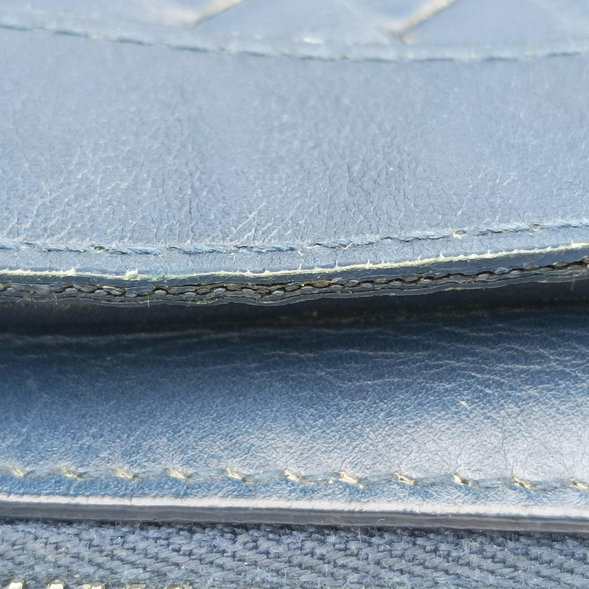 Intrecciato Navy lambskin B063228950イントレチャート ネイビー ラムスキン B063228950