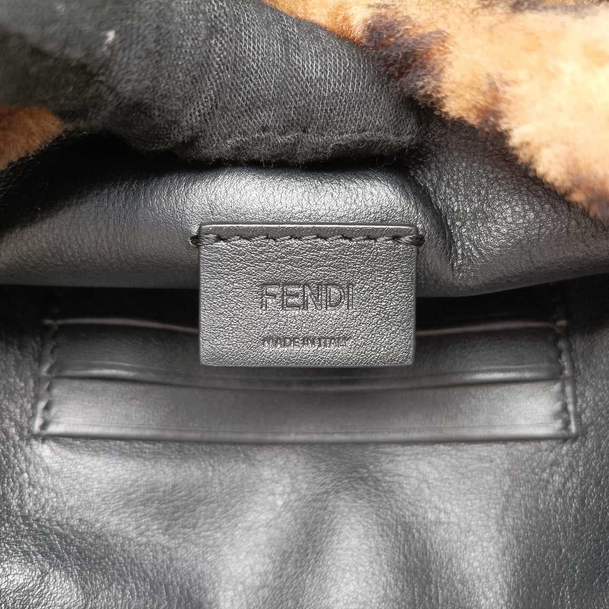BAGUETTE Brown×Black fur 8BS017 8BS017 A8HP 199-10429マンマバケット ブラウン×ブラック ファー 8BS017 8BS017 A8HP 199-10429