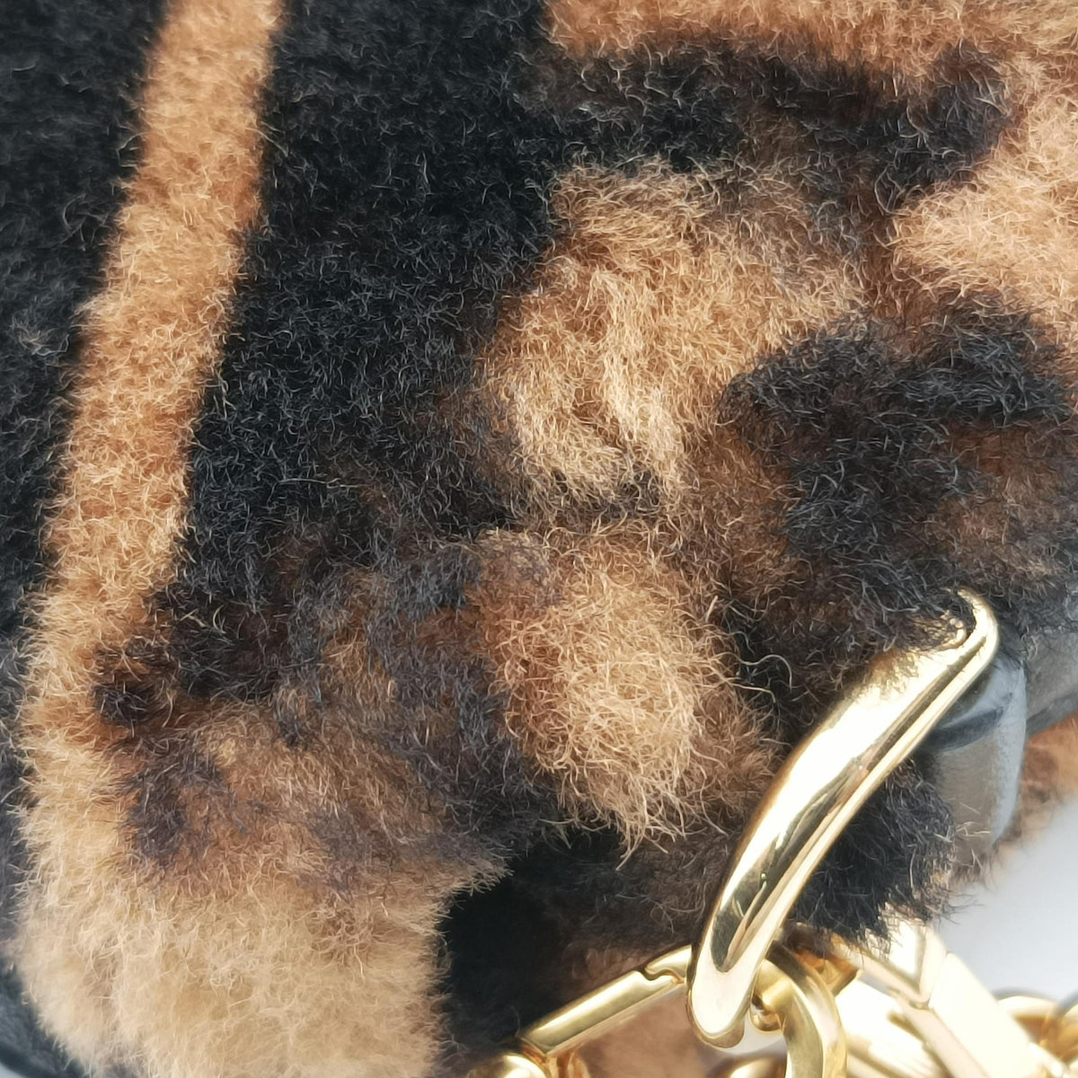 BAGUETTE Brown×Black fur 8BS017 8BS017 A8HP 199-10429マンマバケット ブラウン×ブラック ファー 8BS017 8BS017 A8HP 199-10429
