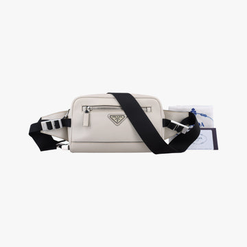 Triangle Logo White Saffiano Leather 2VL012 56 8トライアングル ロゴ ホワイト サフィアーノレザー 2VL012 56 8