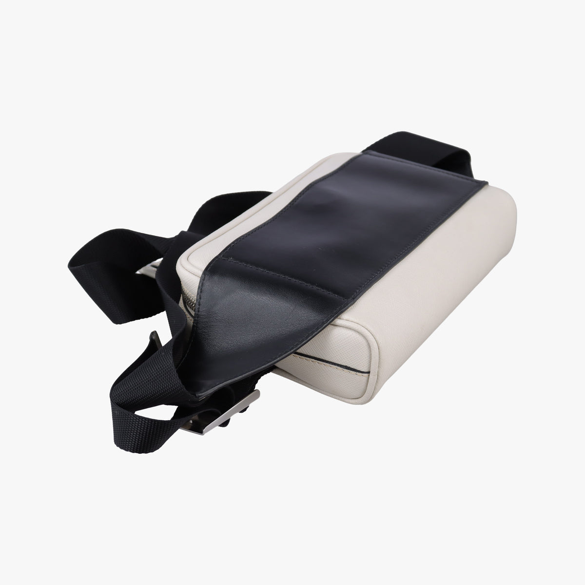 Triangle Logo White Saffiano Leather 2VL012 56 8トライアングル ロゴ ホワイト サフィアーノレザー 2VL012 56 8