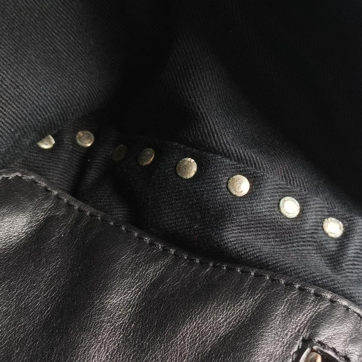 Rockstud Black Leather Lot number unknownロックスタッズ ブラック レザー 製番不明