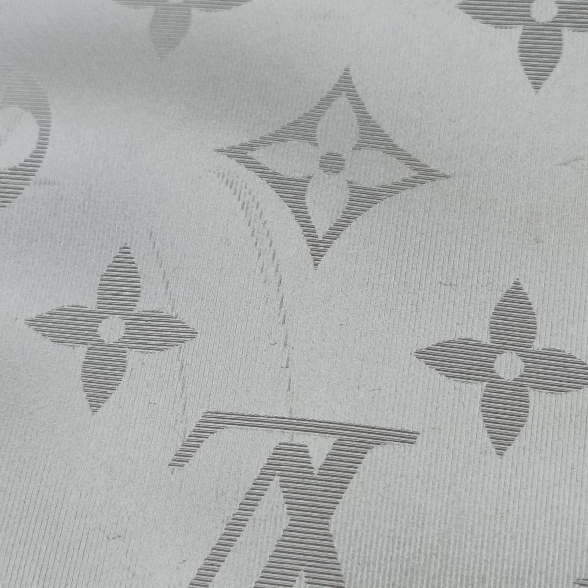 Alpha Messenger Grey Monogram Satellite M44169 CA4138アルファ メッセンジャー グレー モノグラム サテライト M44169 CA4138