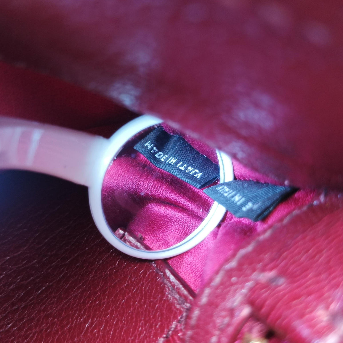 Madras Red Leather 122マドラス レッド レザー 122