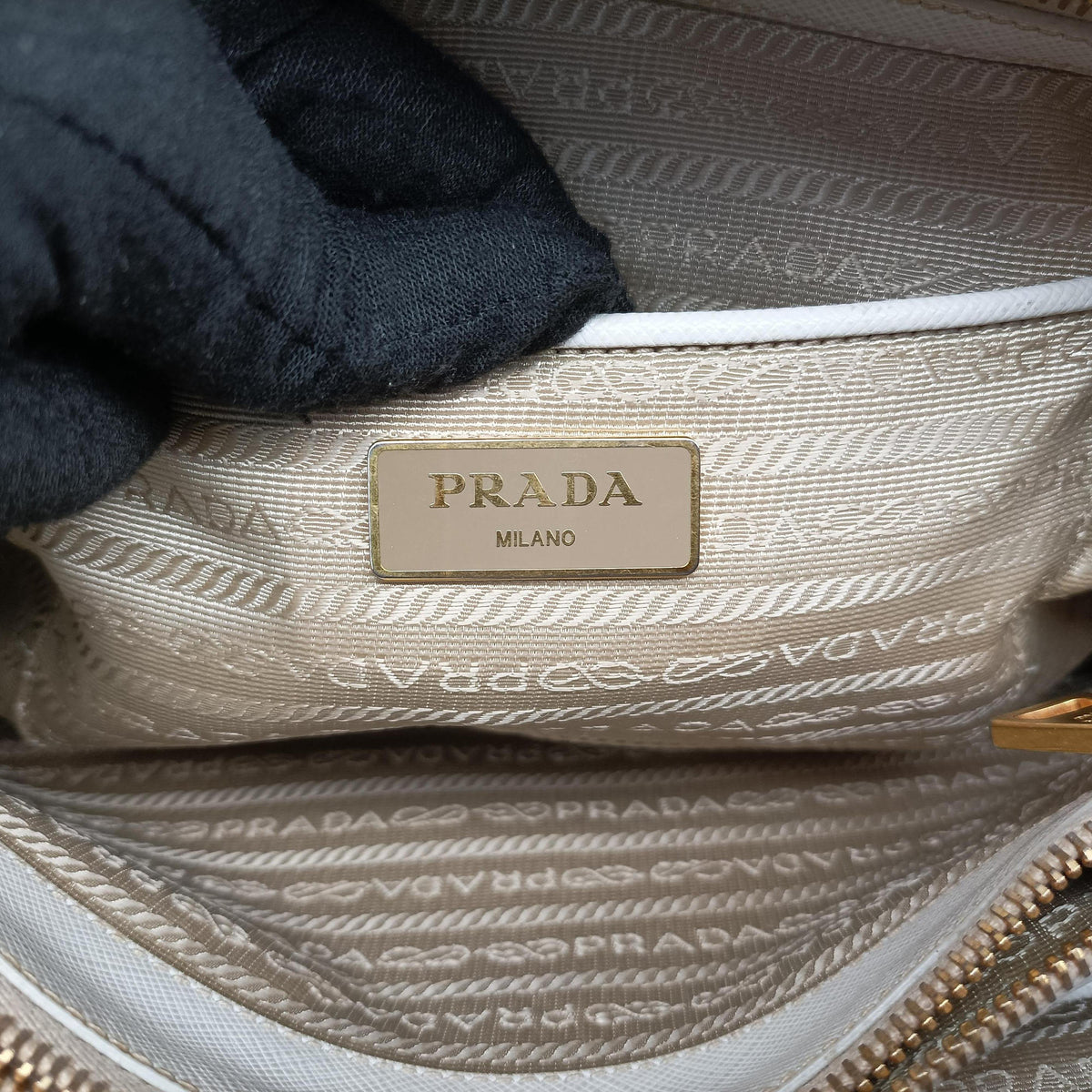 Promenade White SAFFIANO Leather BN2558 7/R 165プロムナード ホワイト サフィアーノレザー BN2558 7/R 165