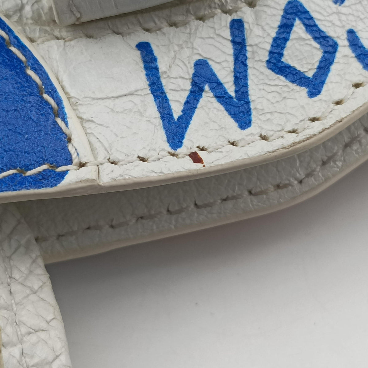 Classic Mini City Graffiti White×Multicolor Arena Lambskin 300295 300295.9060.Y.528147クラシック ミニ シティ グラフィティ ホワイト×マルチカラー アリーナ ラムスキン 300295 300295.9060.Y.528147