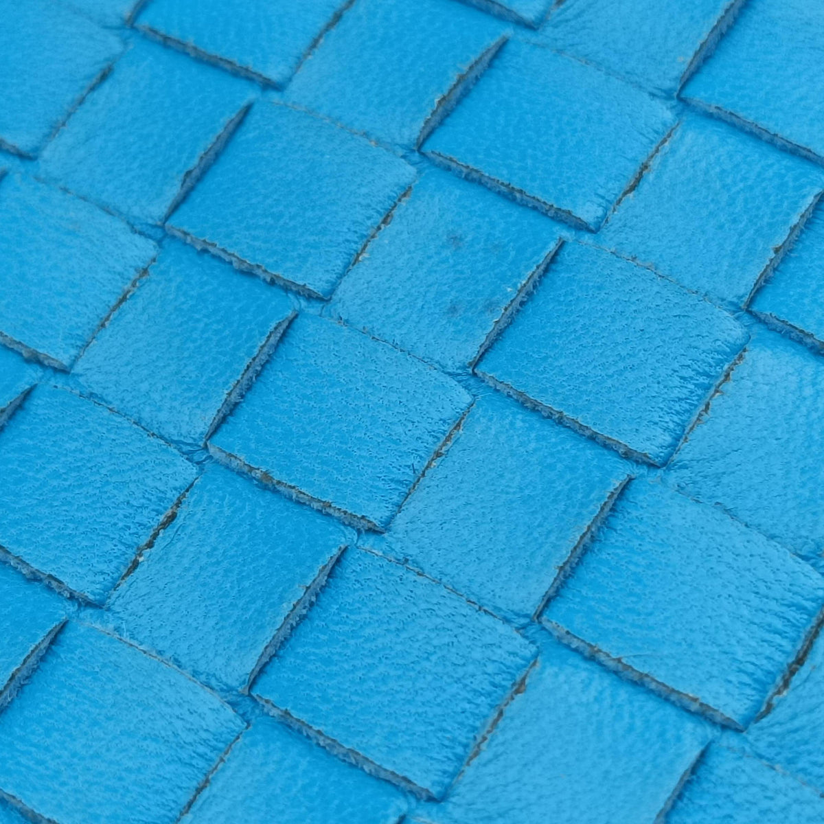 Intrecciato Blue lambskin B00143849Gイントレチャート ブルー ラムスキン B00143849G