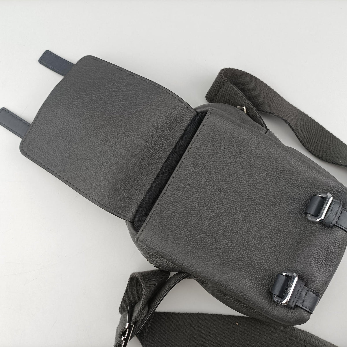 Military Gray Leather B553P59X01 652038ミリタリー グレー レザー B553P59X01 652038