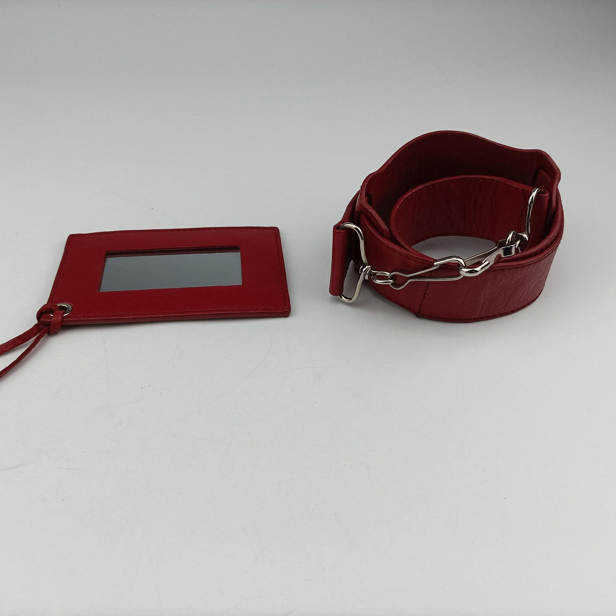 Pompon Red Leather 497717 203069ポンポン レッド レザー 497717 203069