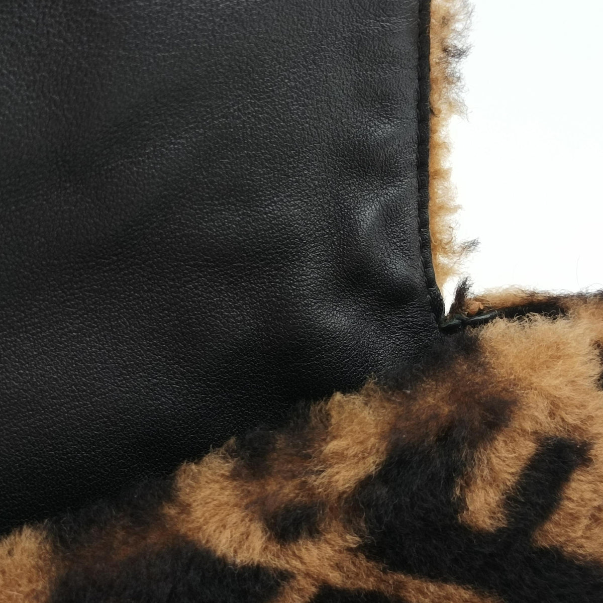 BAGUETTE Brown×Black fur 8BS017 8BS017-A8HP-218-10429バケット ブラウン×ブラック ファー 8BS017 8BS017-A8HP-218-10429