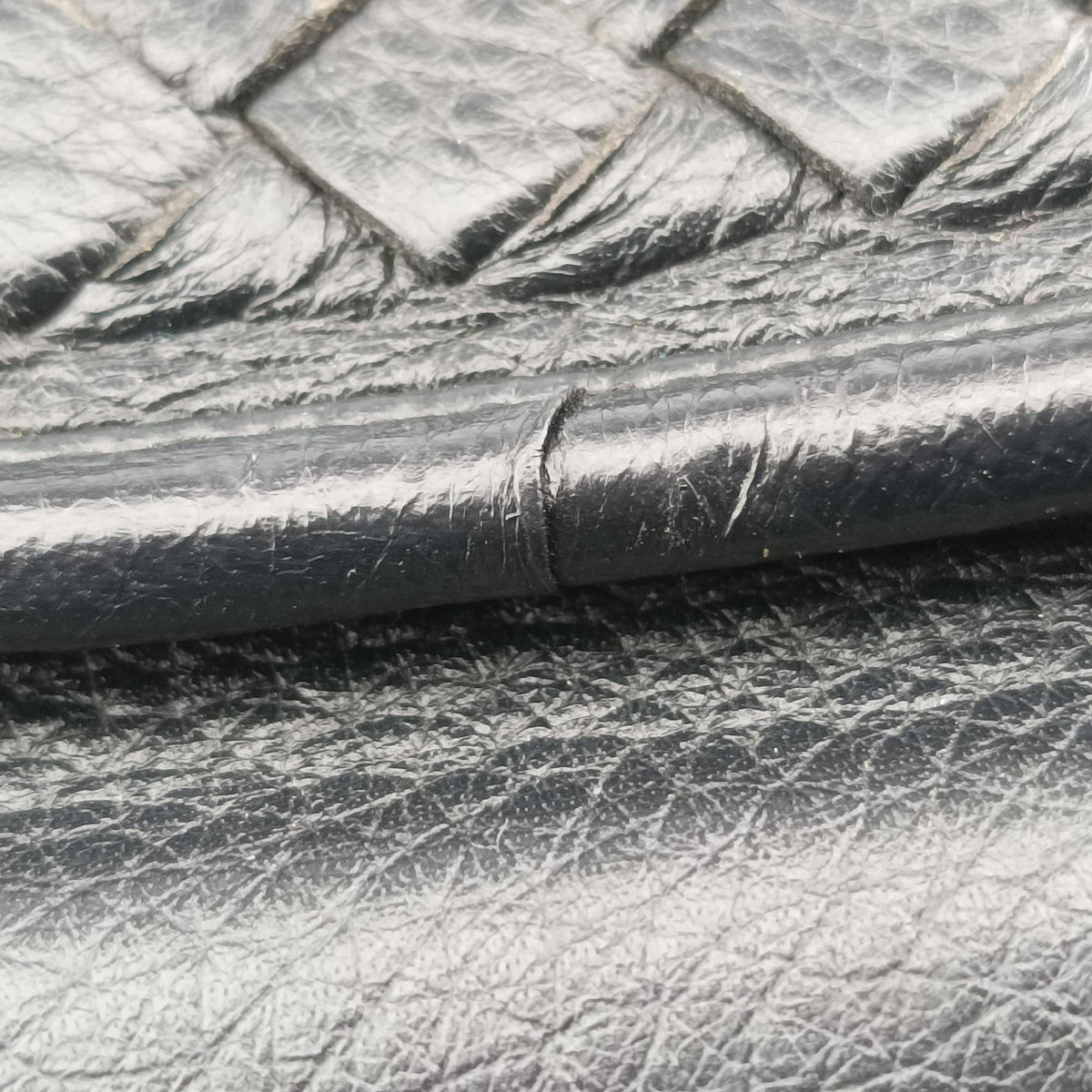 Intrecciato Navy lambskin B04062233Pイントレチャート ネイビー ラムスキン B04062233P