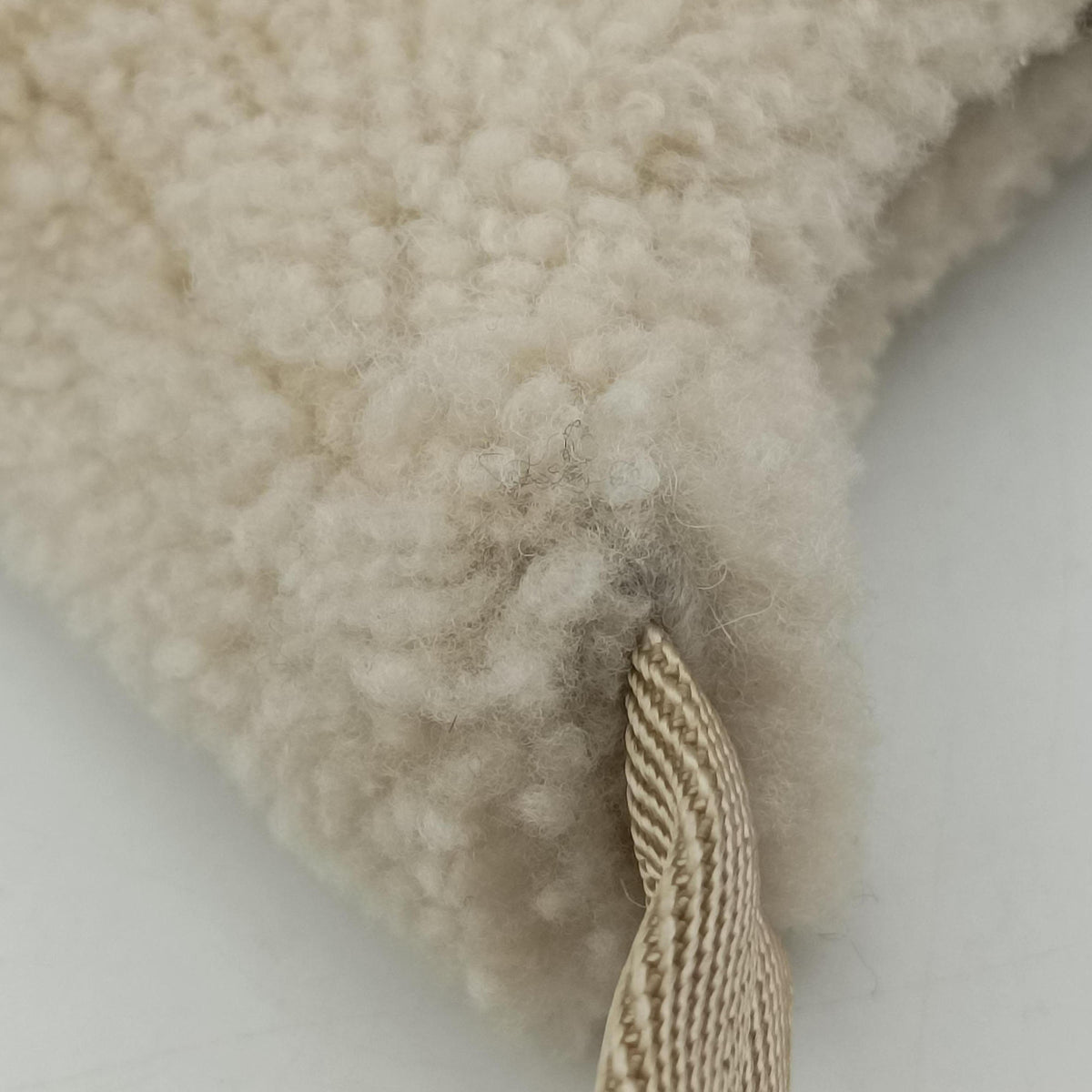 Re-Edition 2000 Beige Sheep Fur 1NE515 31/A3リエディション 2000 ベージュ シープファー 1NE515 31/A3