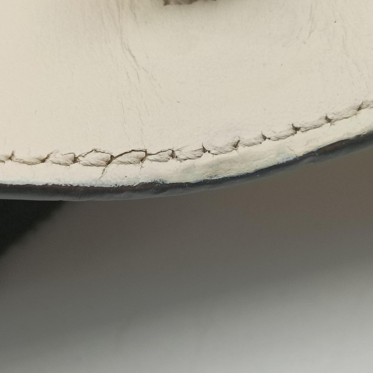 Sylvie White Leather 494646 シルヴィ ホワイト レザー 494646