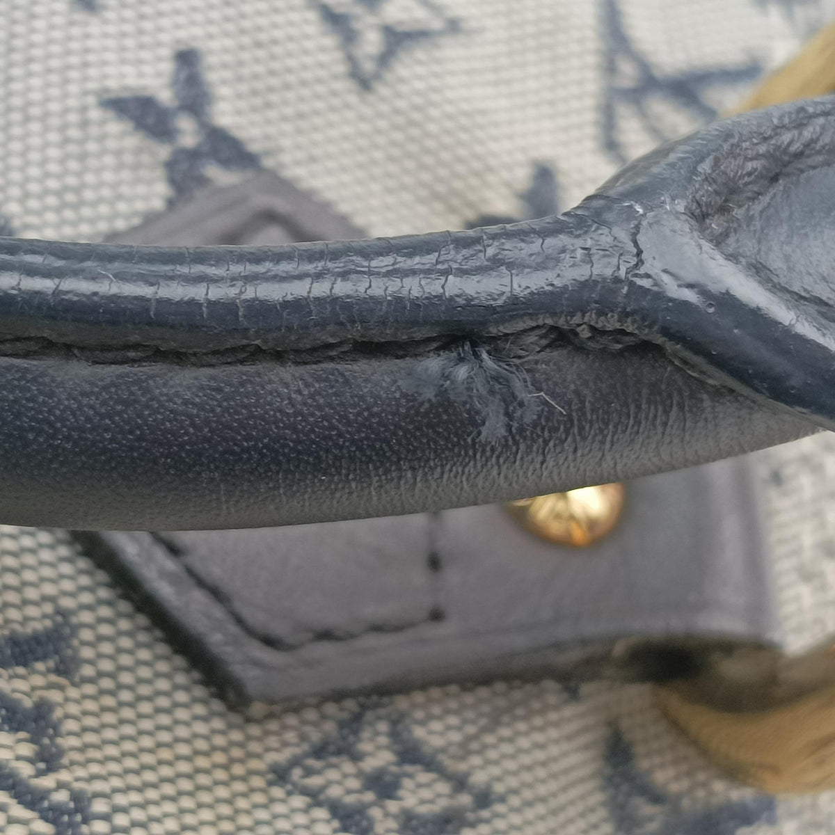 Monogram Mini Alma Long Navy × Gray Canvas × Leather M92303 MI1022モノグラム ミニ アルマ ロン ネイビー × グレー キャンバス×レザー M92303 MI1022