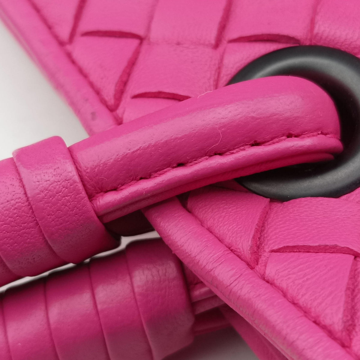 Intrecciato Rose lambskin B053849120イントレチャート ローズ レッド ラムスキン B053849120
