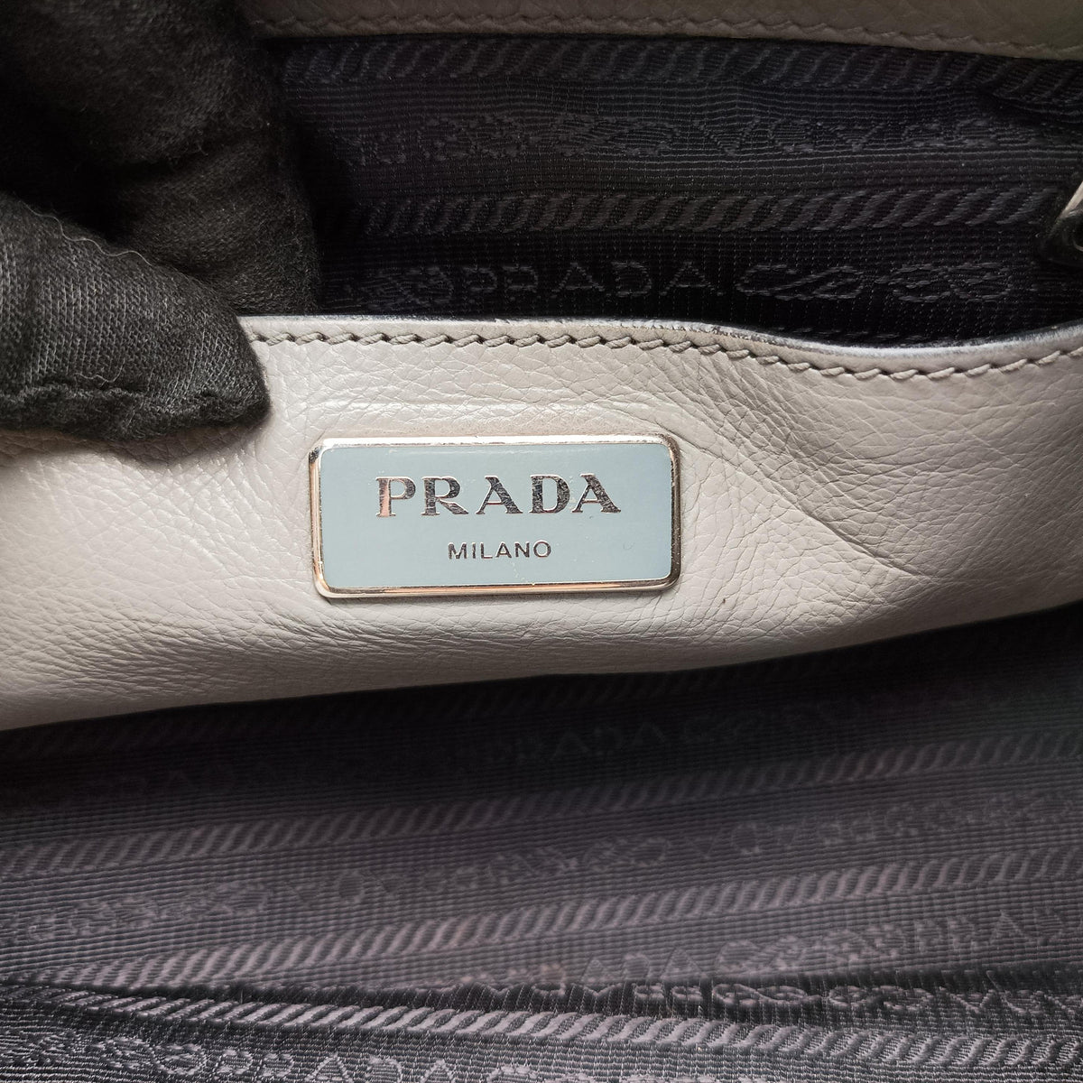 Glace Twin Pocket Tote Grey leather B2625M 14/Fグレース ツインポケットトート グレー レザー B2625M 14/F