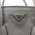 Glace Twin Pocket Tote Grey leather B2625M 14/Fグレース ツインポケットトート グレー レザー B2625M 14/F
