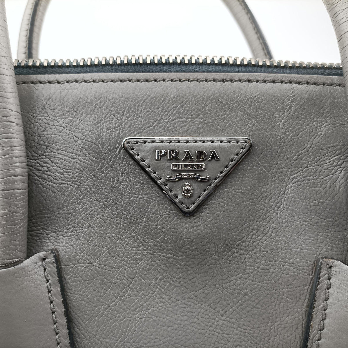 Glace Twin Pocket Tote Grey leather B2625M 14/Fグレース ツインポケットトート グレー レザー B2625M 14/F