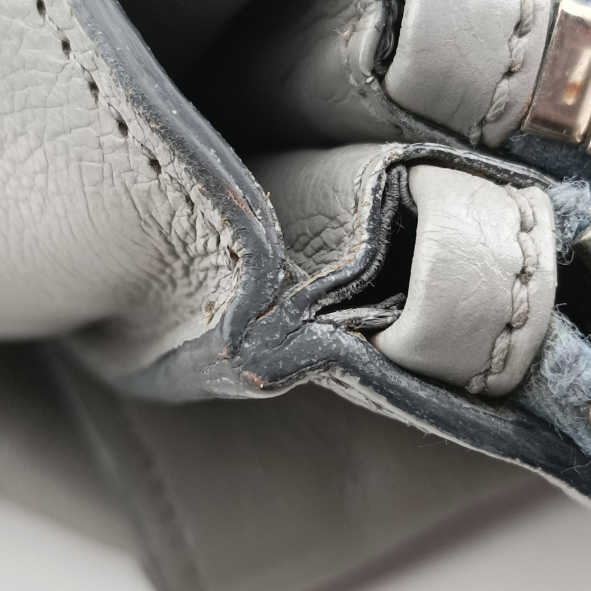 Glace Twin Pocket Tote Grey leather B2625M 14/Fグレース ツインポケットトート グレー レザー B2625M 14/F