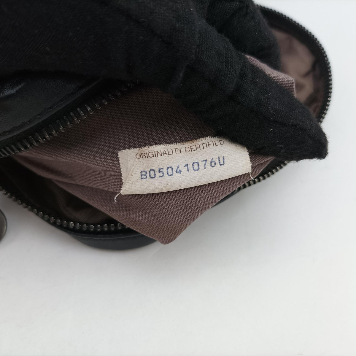 Intrecciato Black × Beige Lambskin B05041076Uイントレチャート ブラック × ベージュ ラムスキン B05041076U