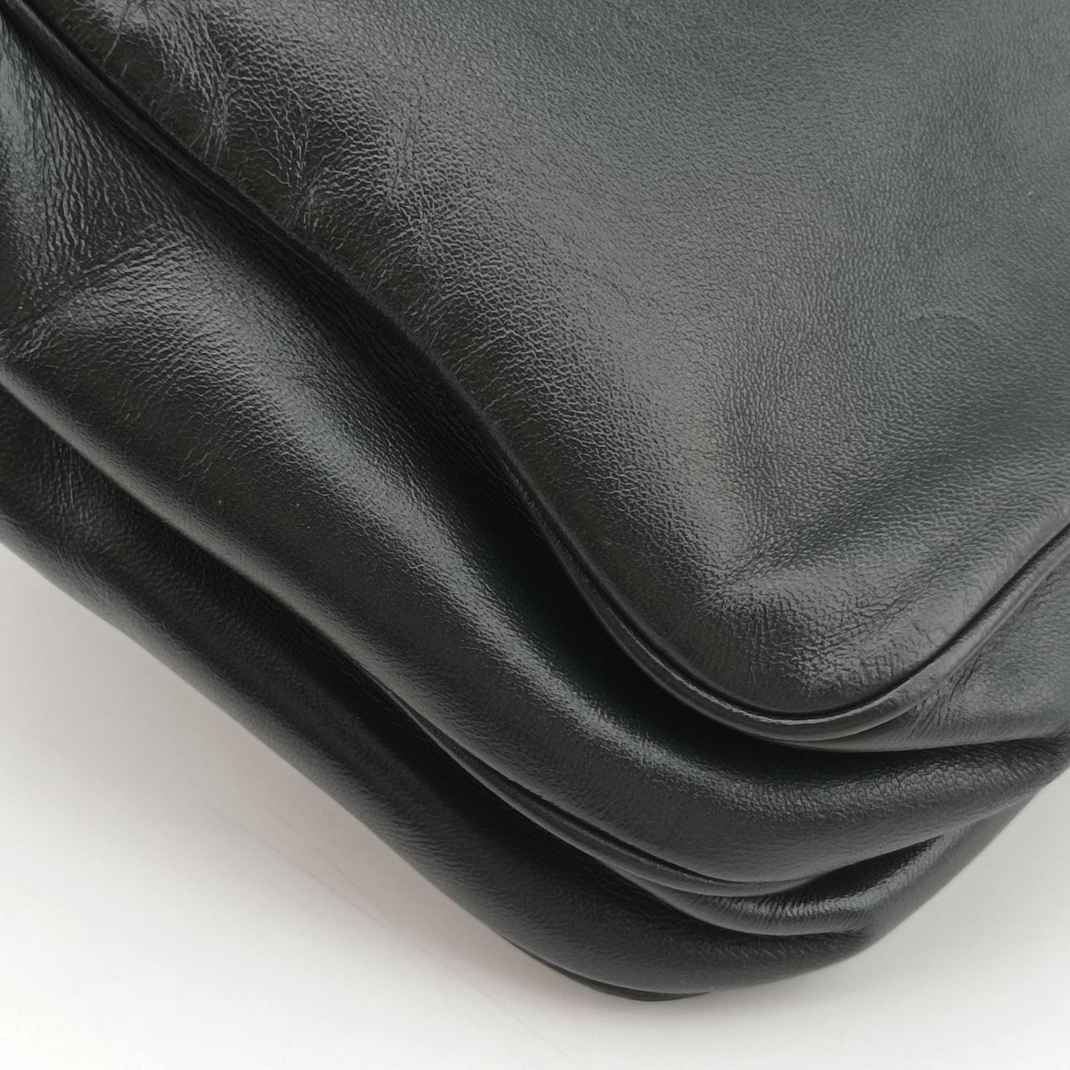 Intrecciato Black × Beige Lambskin B05041076Uイントレチャート ブラック × ベージュ ラムスキン B05041076U