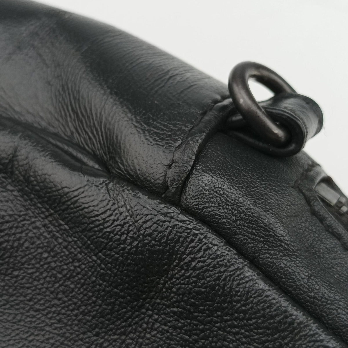 Intrecciato Black × Beige Lambskin B05041076Uイントレチャート ブラック × ベージュ ラムスキン B05041076U