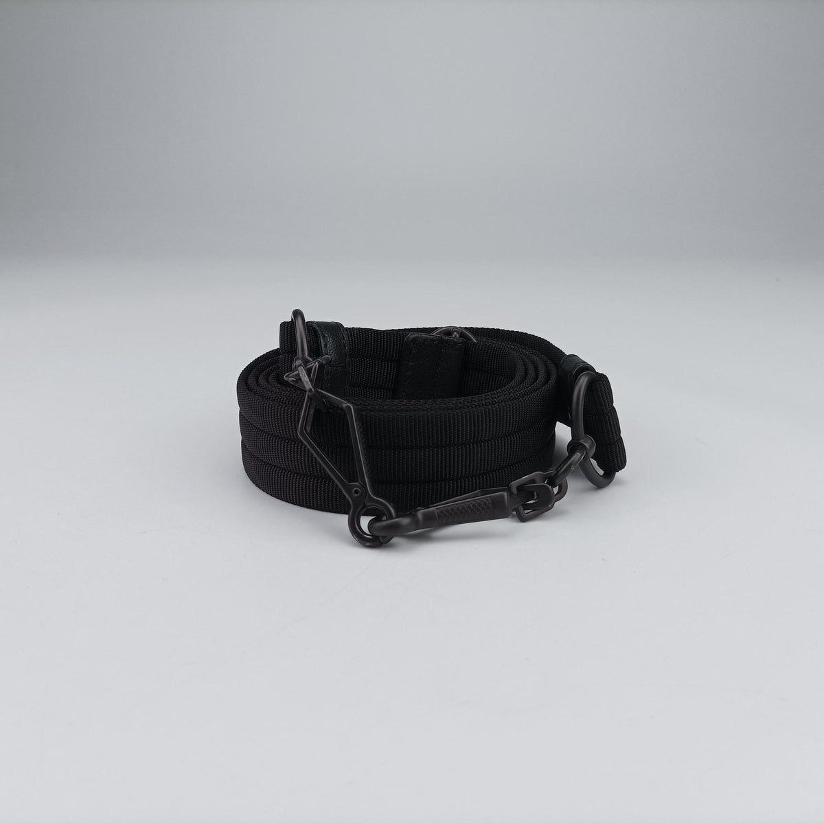 Intrecciato Black × Beige Lambskin B05041076Uイントレチャート ブラック × ベージュ ラムスキン B05041076U