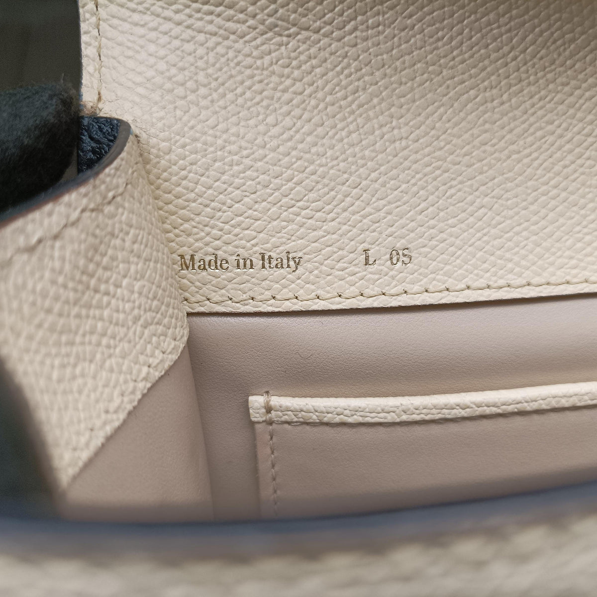 Iside White × Black Calfskin N 489349イジィデ ホワイト × ブラック カーフスキン N 489349