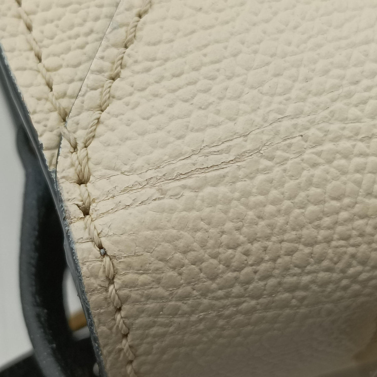 Iside White × Black Calfskin N 489349イジィデ ホワイト × ブラック カーフスキン N 489349