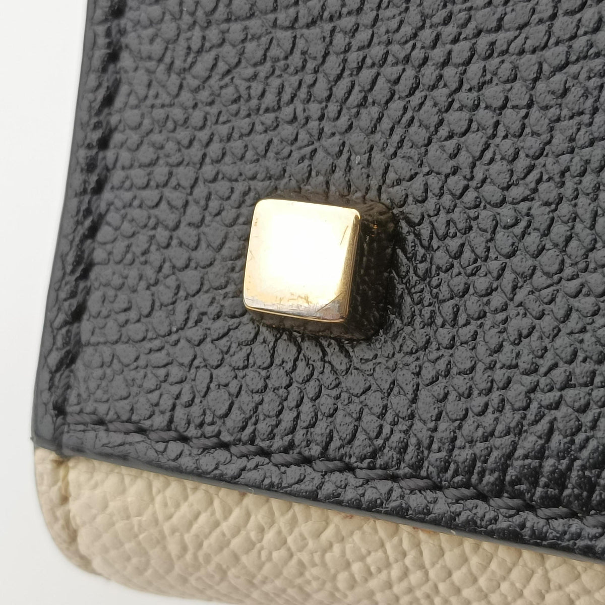 Iside White × Black Calfskin N 489349イジィデ ホワイト × ブラック カーフスキン N 489349