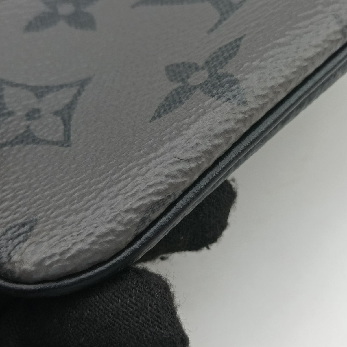 Trio Messenger Gris Monogram Shadow M46603 IC Chipトリオ メッセンジャー グリ モノグラム シャドウ M46603 ICチップ