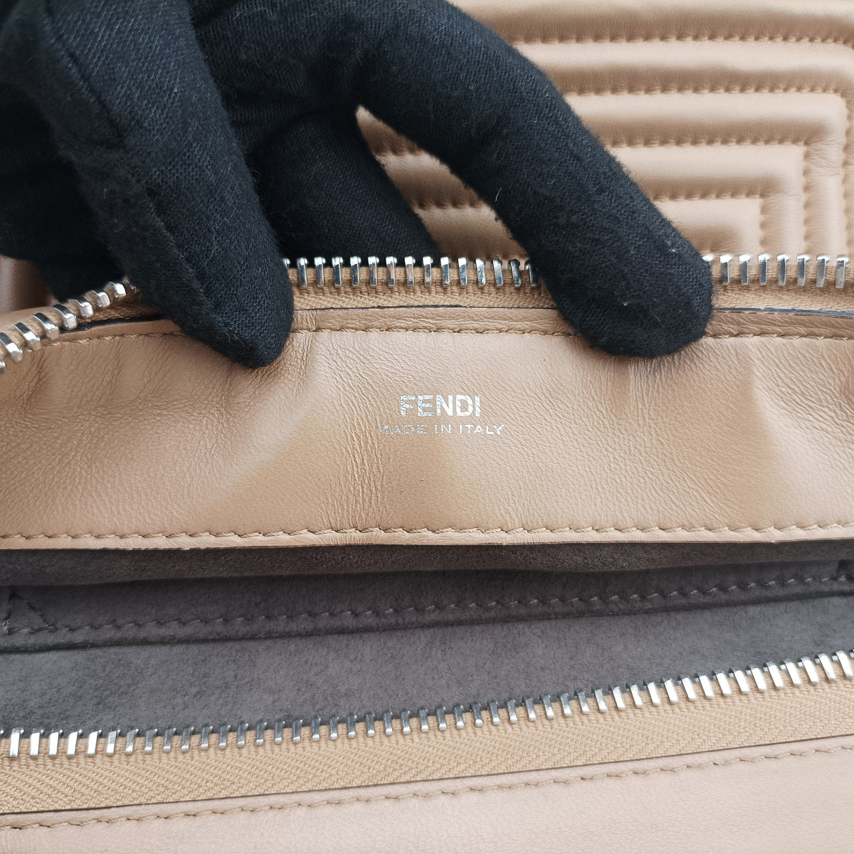 Dotcom Click Small Beige Leather 8BN299 8BN299.U9M.178.8007ドットコム クリック スモール ベージュ レザー 8BN299 8BN299.U9M.178.8007